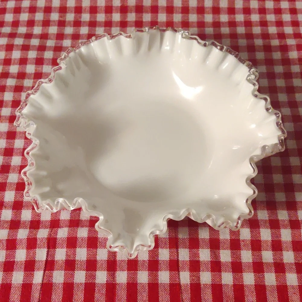 10” White Milk Glass Bowl With Clear Silvercrest Ruffled Edge Vintage! - Picture 2 of 7